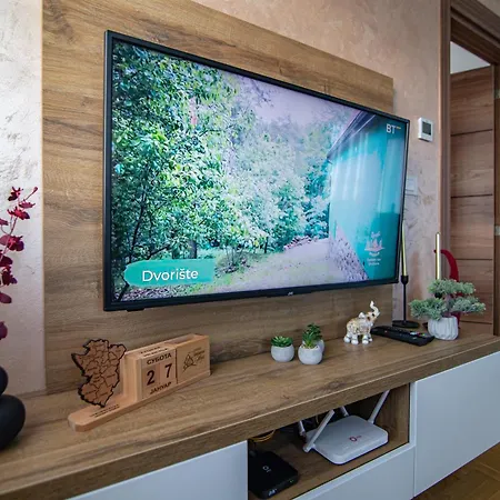 Binis 公寓 兹拉蒂博尔